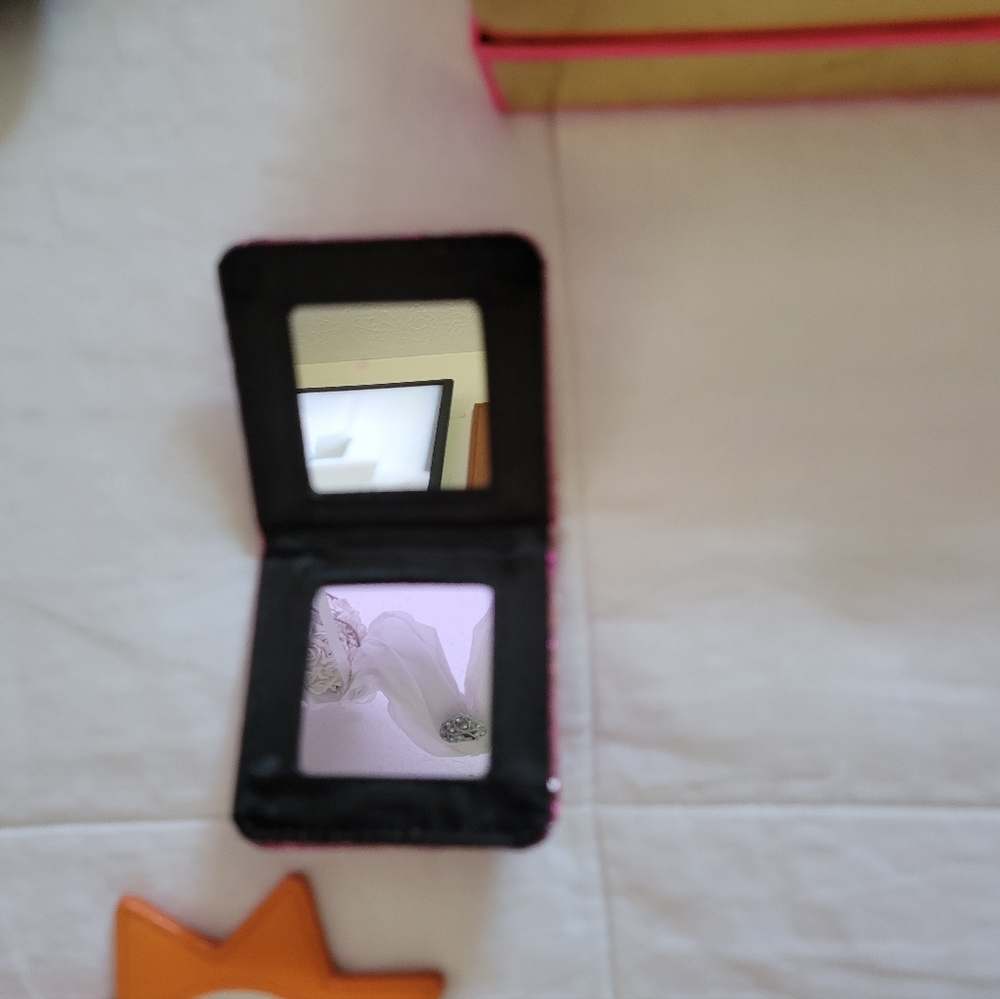 Compact mirrors - Picture 5 of 7